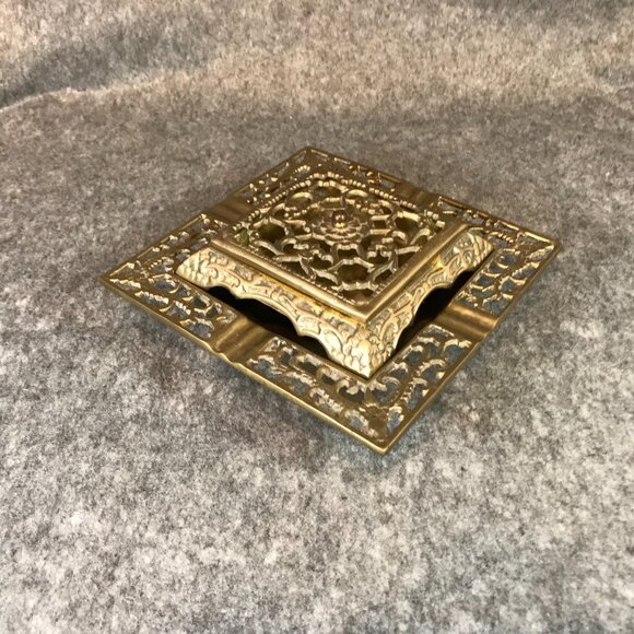 Vintage Brass Ashtray with Flip Top Cigarette Holder Box - Picture 9 of 10